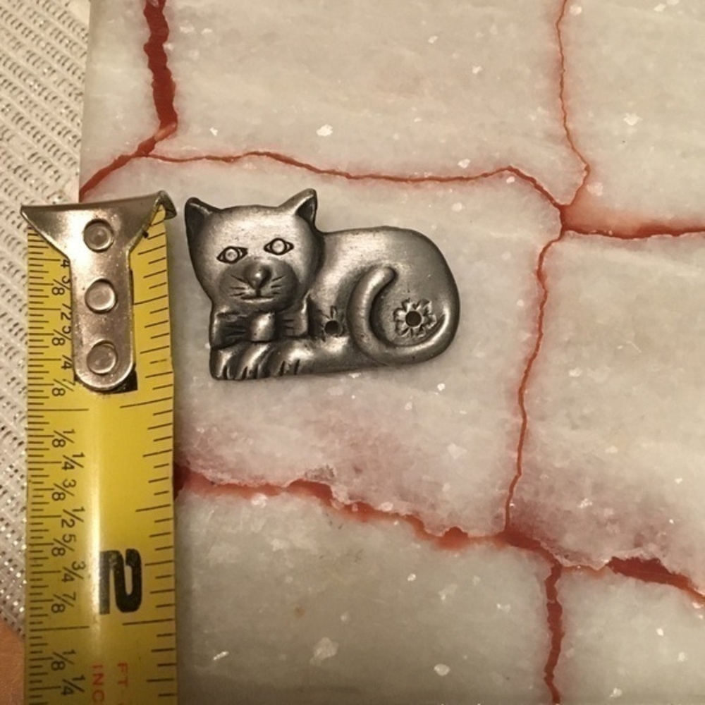 Cute Cat Pin Silvertone Metal Brooch - Picture 4 of 8
